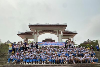 trường Tiểu học Đức Chánh hành trình về địa chỉ đỏ: Khu lưu niệm bác Phạm Văn Đồng, Nhà thờ Trương Định, khu chứng tích Sơn Mỹ, biển Mỹ Khê